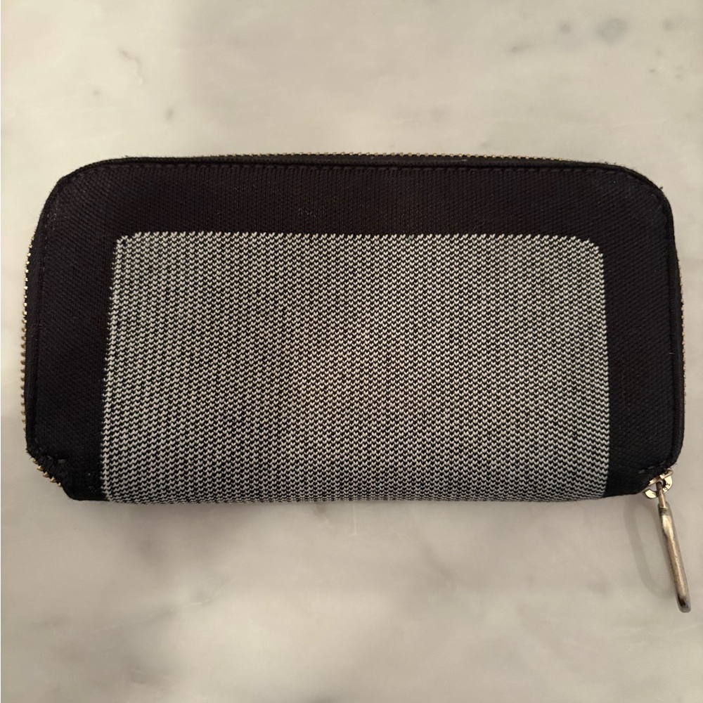 Rothy’s Black and Gray Zip Wallet